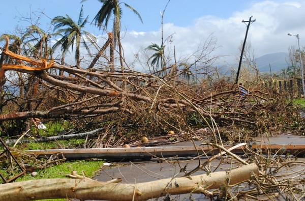 With 10,000 now believed dead, yet another typhoon bears down on devastated Philippines Photo With 10,000 now believed dead, yet another typhoon bears down on devastated Philippines Philippines Typhoon Devastation 2